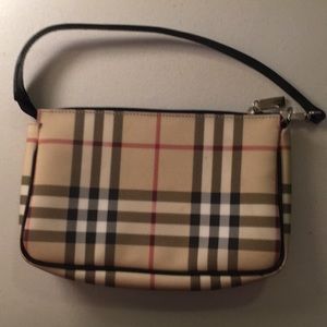 Burberry almost new Icon check wristlets